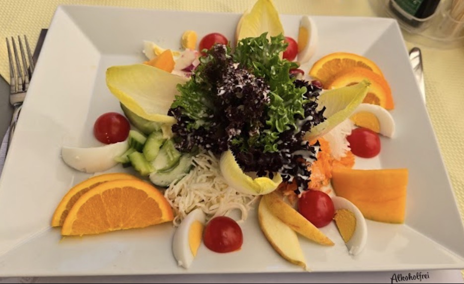  Salatteller im Restaurant Erle