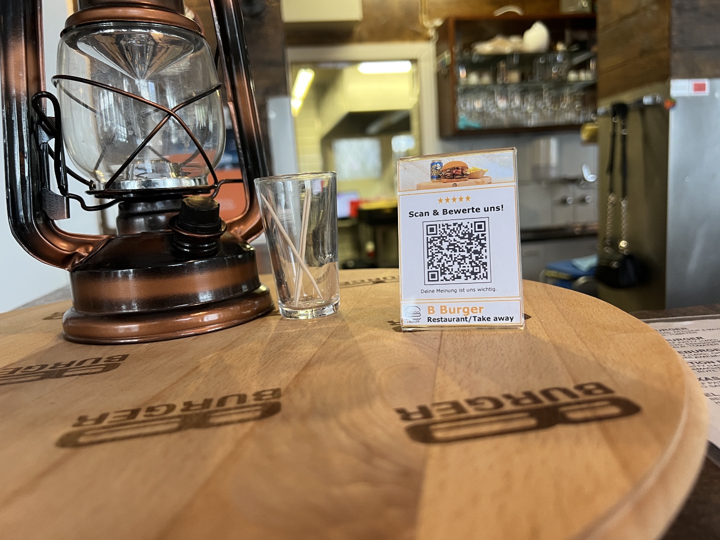 360° Tour: B Burger